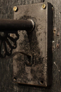 菊の花の透かし模様金具で和の面持ちあるブラケット DC8947