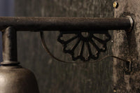 菊の花の透かし模様金具で和の面持ちあるブラケット DC8947