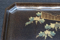 華やかな蒔絵で艶やかな光沢に包まれたお膳 DC8949