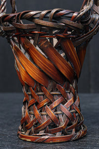 温かみのある色彩で美しいシルエットの花籠 DC8953