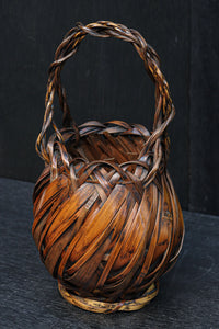 丸みをつけた竹編みが魅力の花カゴ DC8955