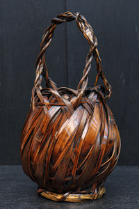 丸みをつけた竹編みが魅力の花カゴ DC8955