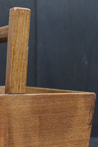 木地色の穏やかな杢目が魅力の持ち手付き炭入れ DC8958ab 在庫(a:1 b:1)個