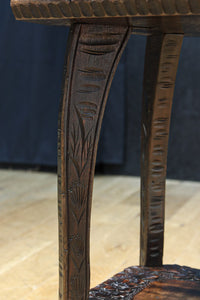 桜模様で華やいだ魅力的な面持ちの軽井沢彫りの花台 DC8962