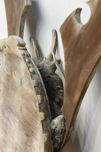 大珍品!!龍を装飾した迫力のある兜の大振りの彫刻飾り DC9025