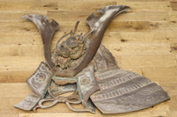 大珍品!!龍を装飾した迫力のある兜の大振りの彫刻飾り DC9025