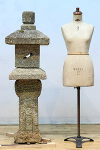 Antique tool (stone lantern) DC9264