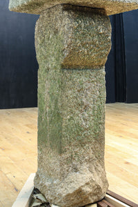 Antique tool (stone lantern) DC9264