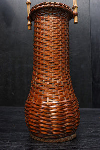 素材を活かした持ち手が上品な花器 DC9416