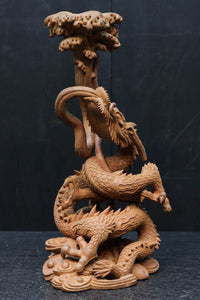 雄々しい龍がとぐろを巻く姿の彫刻飾り DC9590