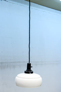 優しい明りが漏れるシンプルデザインの電笠 DF1077