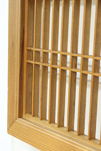 心地の良い木地色で整えた縦繁欄間 E9672 在庫1枚