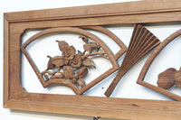 扇枠に椿と蓮と菊が描かれた華やかな彫刻欄間 E9959a 在庫1枚