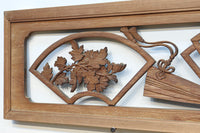 扇枠に椿と蓮と菊が描かれた華やかな彫刻欄間 E9959a 在庫1枚