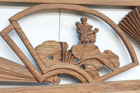 扇枠に椿と蓮と菊が描かれた華やかな彫刻欄間 E9959a 在庫1枚