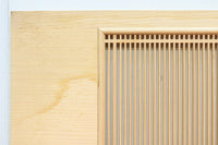 中央窓絵に縁起良い彫刻装飾を備えた縦繁欄間素材 EZ1991ab 在庫(a:0 b:1)枚