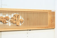 中央窓絵に縁起良い彫刻装飾を備えた縦繁欄間素材 EZ1991ab 在庫(a:0 b:1)枚