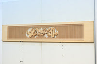 中央窓絵に縁起良い彫刻装飾を備えた縦繁欄間素材 EZ1991ab 在庫(a:0 b:1)枚