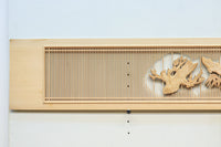 中央窓絵に縁起良い彫刻装飾を備えた縦繁欄間素材 EZ1991ab 在庫(a:0 b:1)枚