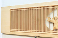 中央窓絵に縁起良い彫刻装飾を備えた縦繁欄間素材 EZ1991ab 在庫(a:0 b:1)枚