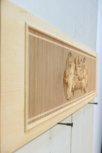 中央窓絵に縁起良い彫刻装飾を備えた縦繁欄間素材 EZ1991ab 在庫(a:0 b:1)枚