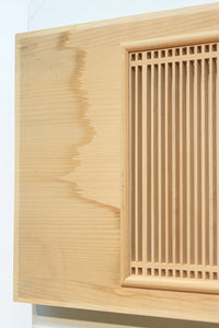 中央窓絵に縁起良い彫刻装飾を備えた縦繁欄間素材 EZ1991ab 在庫(a:0 b:1)枚