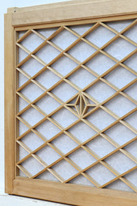 菱格子に浮かぶ組子が趣きあるワーロン入り中型欄間 EZ2155b 在庫1枚