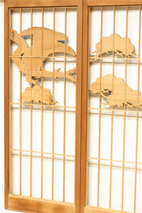 鋭い眼光の鷹が威厳を放つ木地色の欄間・書院セット EZ2397 在庫3枚一組