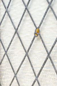 小さなステンドグラスが可愛らしいレトロモダンなガラス窓 EZ2484 在庫1セット