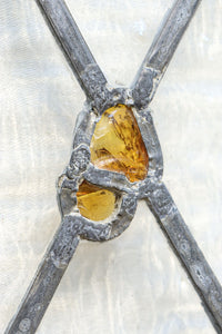 小さなステンドグラスが可愛らしいレトロモダンなガラス窓 EZ2484 在庫1セット