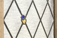 小さなステンドグラスが可愛らしいレトロモダンなガラス窓 EZ2484 在庫1セット