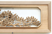 どっしりと貫禄ある松の彫刻を描く深彫り彫刻欄間 EZ2518 在庫1枚