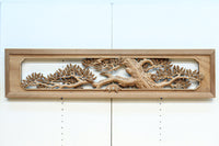 どっしりと貫禄ある松の彫刻を描く深彫り彫刻欄間 EZ2518 在庫1枚