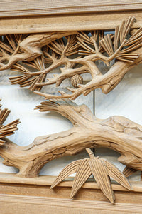 どっしりと貫禄ある松の彫刻を描く深彫り彫刻欄間 EZ2518 在庫1枚