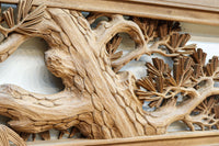 どっしりと貫禄ある松の彫刻を描く深彫り彫刻欄間 EZ2518 在庫1枚