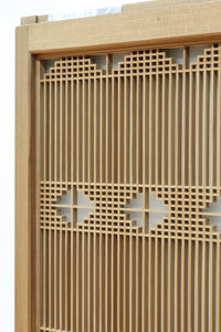 【ご精算用】木地色の柔らかな色彩をしたスリガラス入り極上幾何学書院 EZ2523 在庫3枚