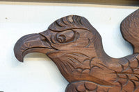 松の周りで貫録ある鷹が舞う彫刻欄間素材 EZ2592ab 在庫(a:0 b:1)枚