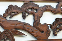 松の周りで貫録ある鷹が舞う彫刻欄間素材 EZ2592ab 在庫(a:0 b:1)枚