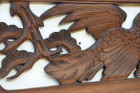 松の周りで貫録ある鷹が舞う彫刻欄間素材 EZ2592ab 在庫(a:0 b:1)枚