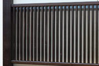 端然と並ぶ縦格子が映える小型欄間 EZ2790 在庫2枚