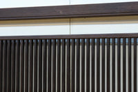 端然と並ぶ縦格子が映える小型欄間 EZ2790 在庫2枚