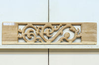 蔦をモチーフにしたユニークな模様を描いたレリ-フ調彫刻飾り EZ2808 在庫5枚