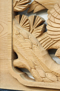 稀少サイズ‼︎見事な枝ぶりの松と鷹の彫刻小型欄間 EZ2809 在庫1枚