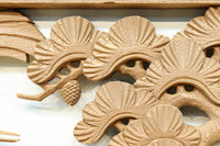 鶴や松竹梅を描いた華やかな眺めの深彫り欅彫刻欄間 EZ2833ab 在庫(a:1 b:1)枚