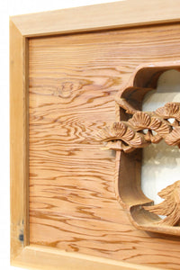 優しく温かみある色彩で鶴と松の彫刻装飾が映える深彫り彫刻欄間 EZ2834ab 在庫(a:1 b:1)枚