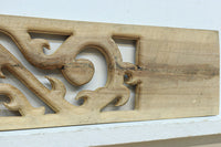 レリーフ彫刻を施した自然の風合いが滲む木地色欄間素材 EZ2840 在庫9枚