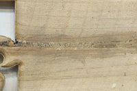 レリーフ彫刻を施した自然の風合いが滲む木地色欄間素材 EZ2840 在庫9枚