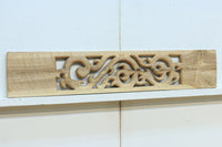レリーフ彫刻を施した自然の風合いが滲む木地色欄間素材 EZ2840 在庫9枚