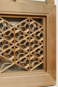 木地色のアレンジ組子装飾が映える小型欄間 EZ2860 在庫4枚