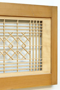 松と鶴の縁起の良い彫刻を描いた窓絵で華やいだ面持ちの彫刻欄間 EZ2868ab 在庫(a:1 b:1)枚